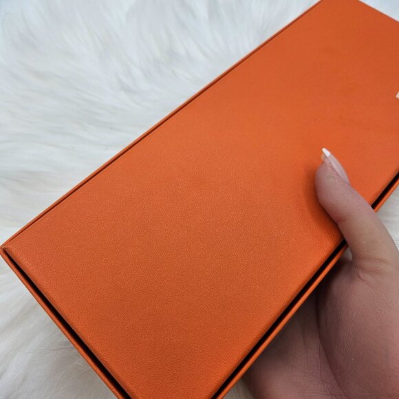 Authentic Hermès Gift Box (Empty) - Picture 5 of 8